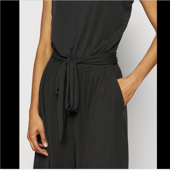 Banana Republic Wide Leg Jumpsuit - Picture 2 of 9